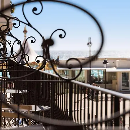 Og Boutique Cassitel, Κασί